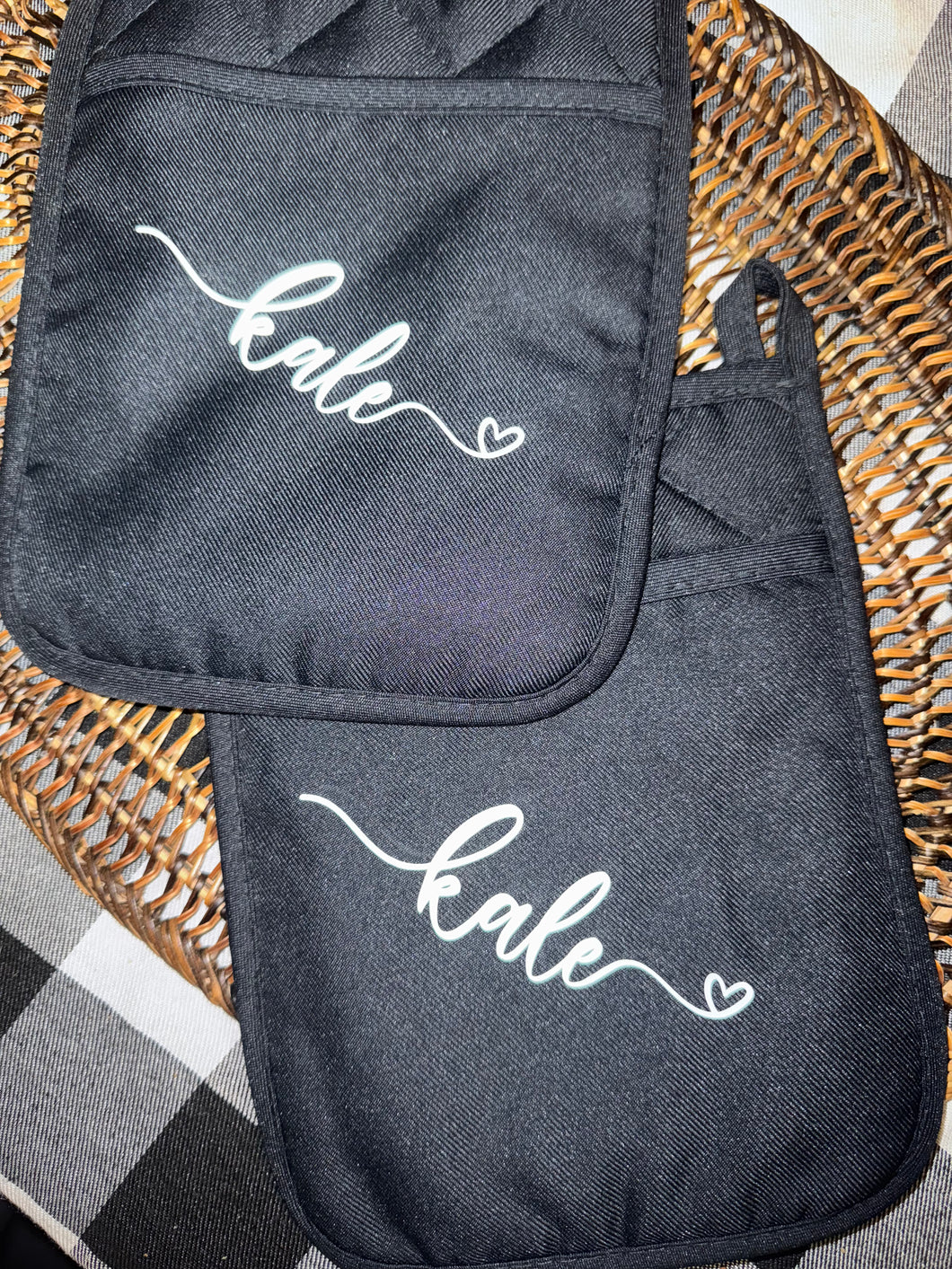 POT HOLDERS