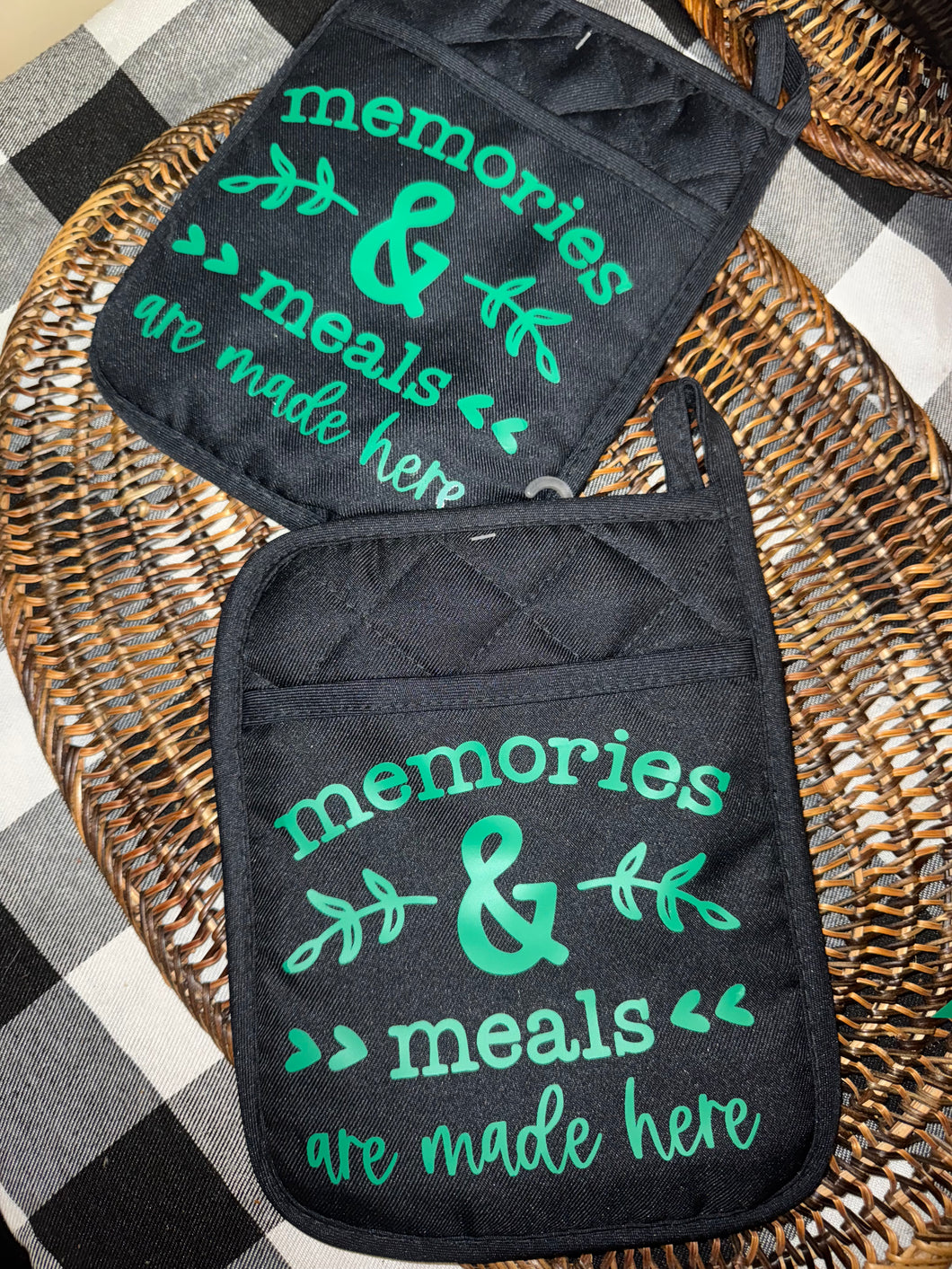 POT HOLDERS